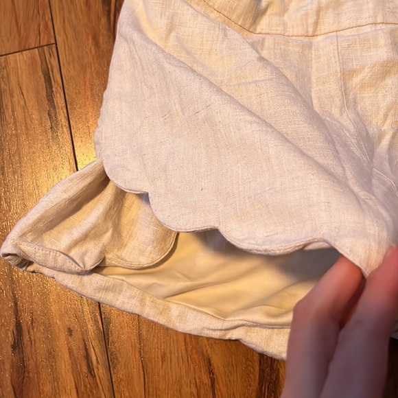 Francesca’s Ayla cream flowy Scalloped Shorts - Picture 5 of 5